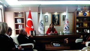 Odamıza, Üsküdar İYİ PARTİ yöneticilerinden 8 Mart Kadınlar Günü Ziyareti